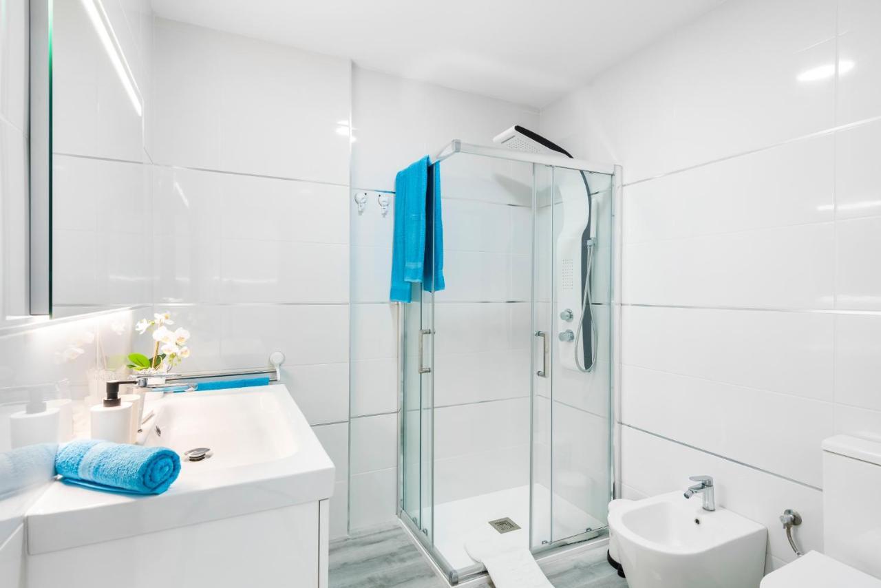 Sunshine Smart Home Hi-End Services Av Streaming Arona  Bagian luar foto