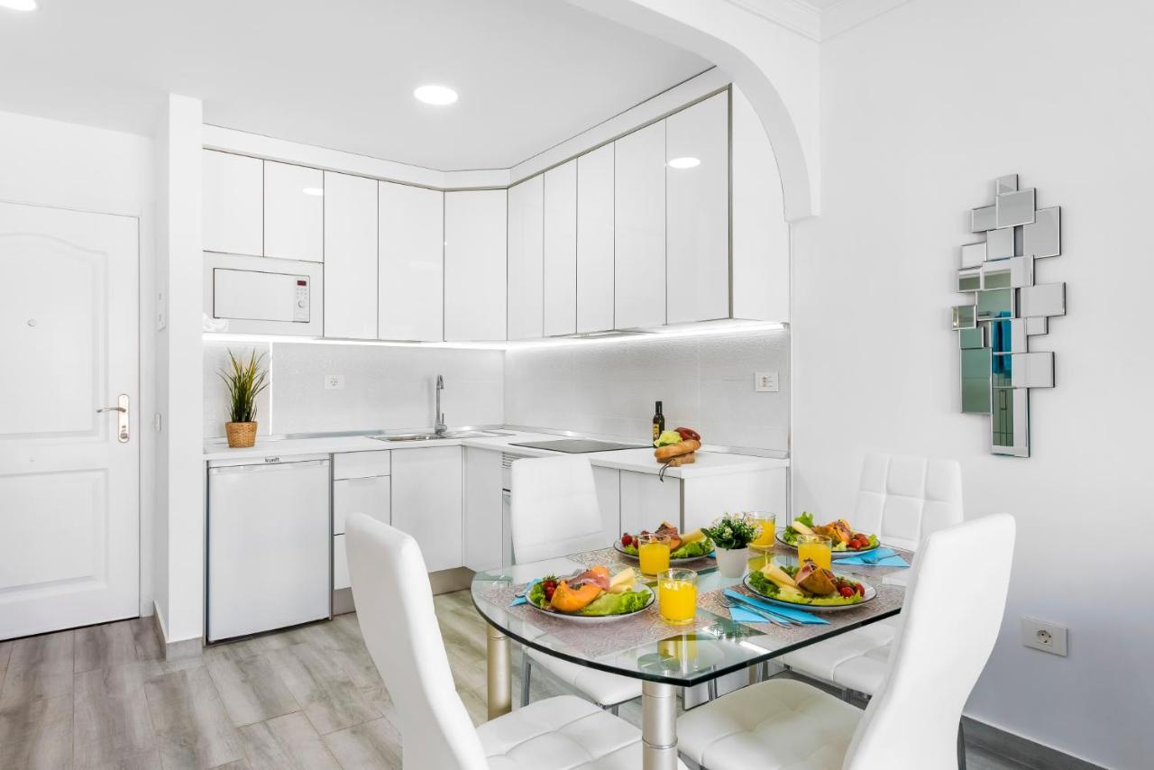 Sunshine Smart Home Hi-End Services Av Streaming Arona  Bagian luar foto