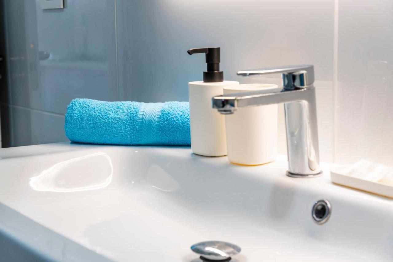 Sunshine Smart Home Hi-End Services Av Streaming Arona  Bagian luar foto